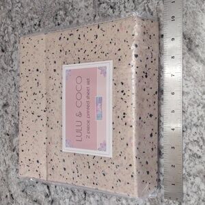 NWT LULU & COCO 2 piece printed sheet set